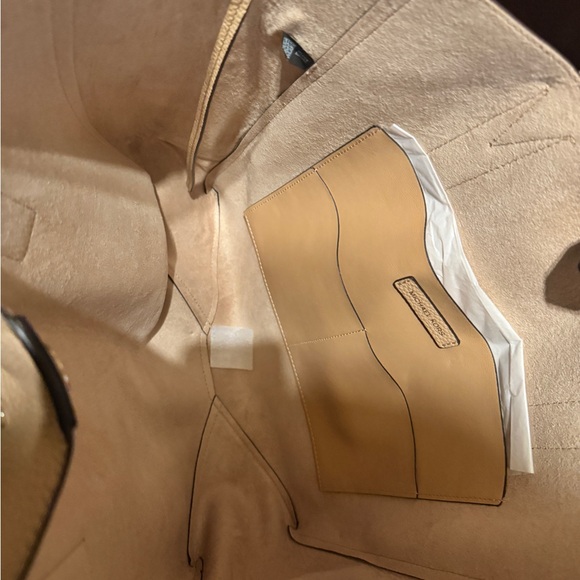 Michael Kors Tote bage - Picture 3 of 6